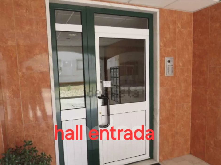 Vende-se T1 Bom estado