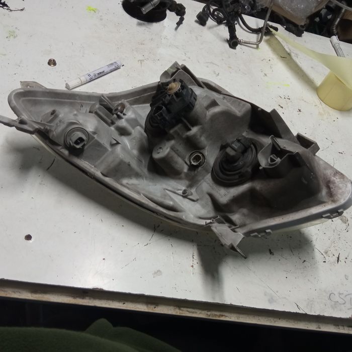 Lampa przód prawa Toyota Corolla Verso