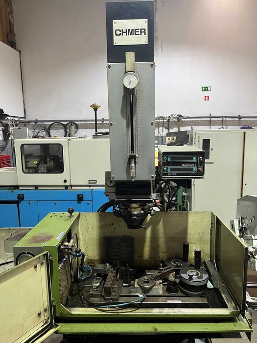 Máquina EDM Eletro-erosão CHMER