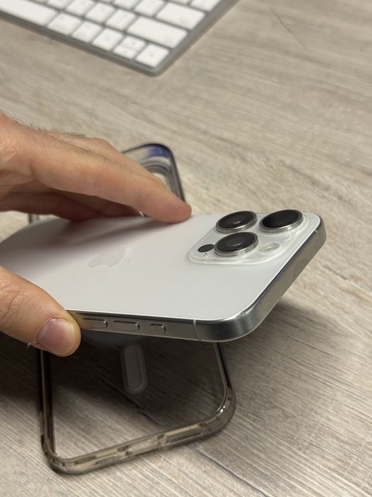 Apple iPhone 15 Pro Max 256GB SIM White Titanium магазин / гарантія