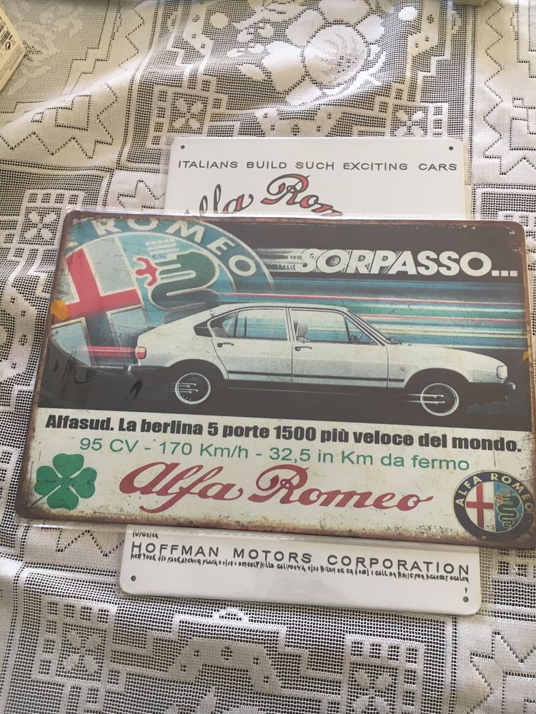 Varias placas alfa Romeo ainda com plastico