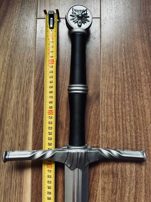 Miecz Geralta, stalowy (Wiedźmin 3: Dziki Gon, szkoła wilka)