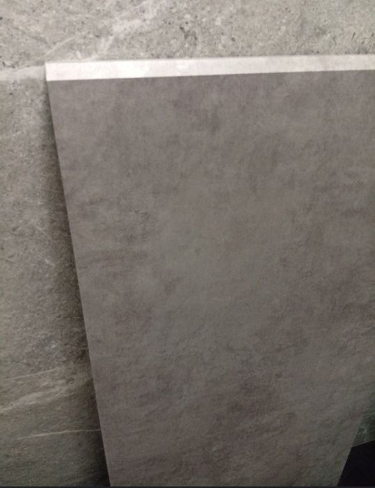 Szary blat na umywalkę do łazienki