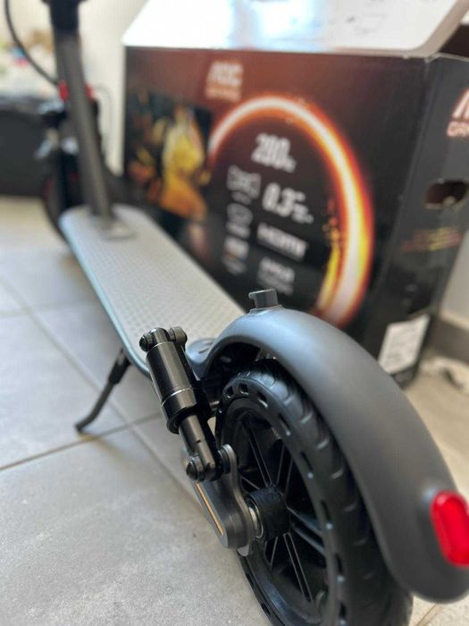 **Aproveite** Trotinete elétrica com 35km de autonomia