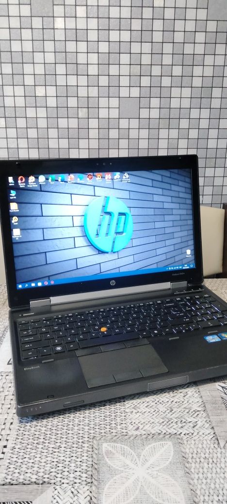 HP EliteBook 8560w/i7/24GB RAM/amd firepro m5950 1gb/HDD 500gb/SSD 512