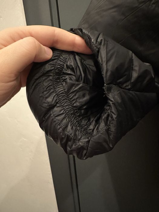 Пуховик чорний h&m