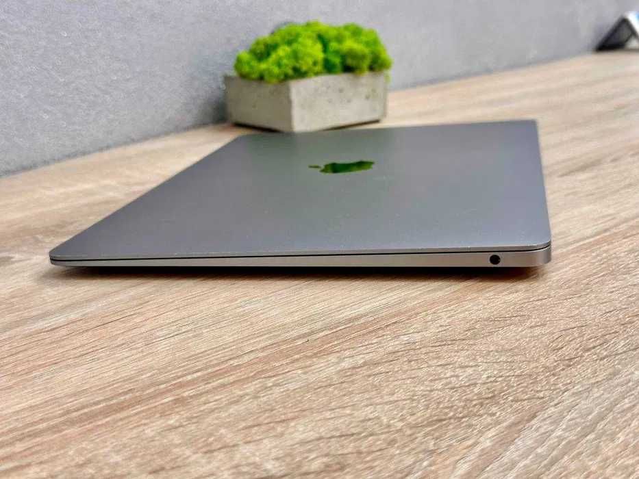 Macbook Air 13 2020 A2179 Retina intel core i3 8 256gb 240Ц Макбук Аір