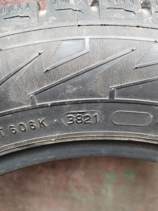 Продам резину Nokian Nordman RS2  185/65 R15