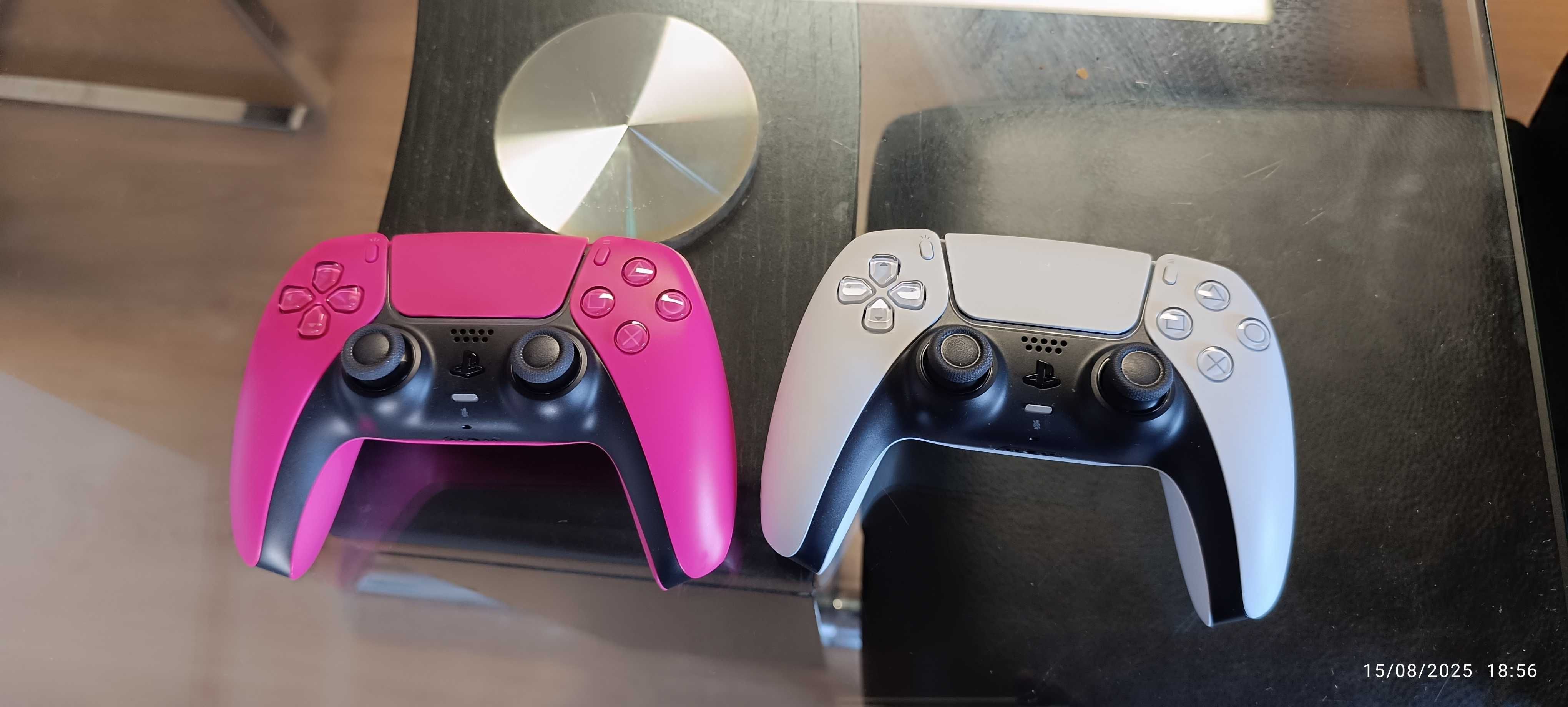 PS5 PRO 2T com 2 comandos e garantia