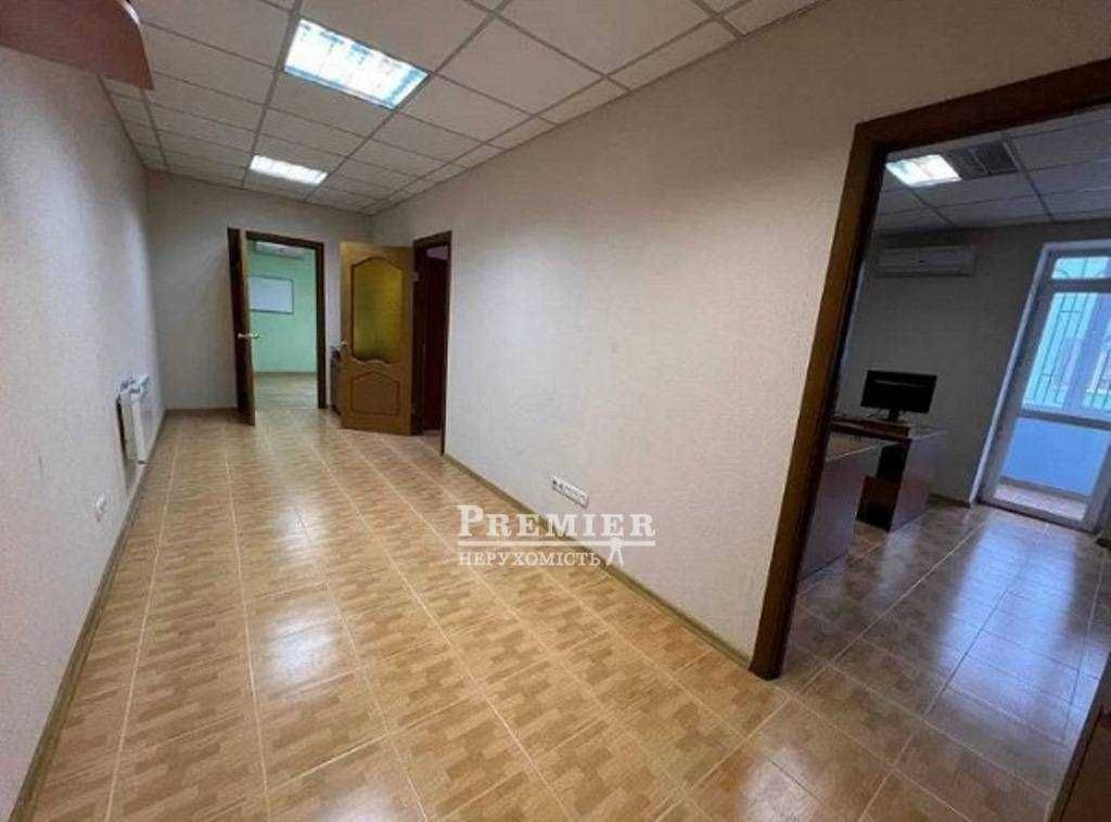 Готовий офіс з ремонтом у Центрі 73 кВ. м 70000 у. о.