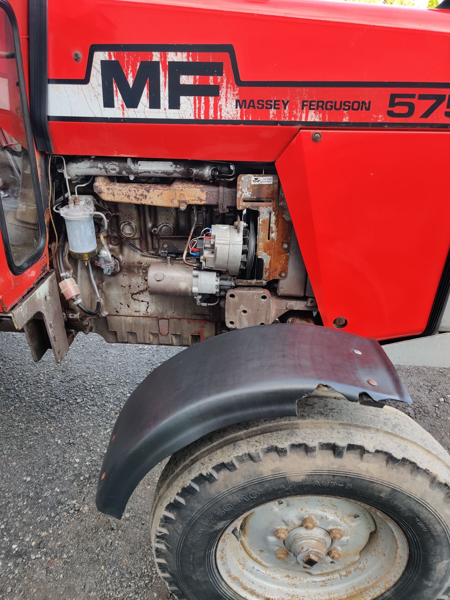 Massey Ferguson 575