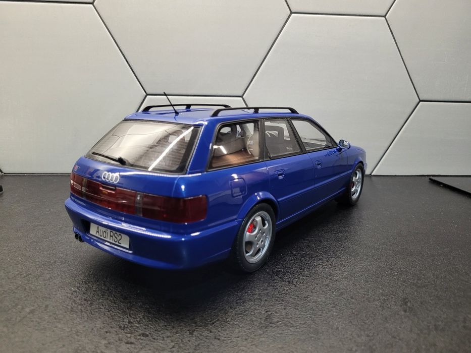 Model Audi RS2 Avant, skala 1/12, Otto Mobile