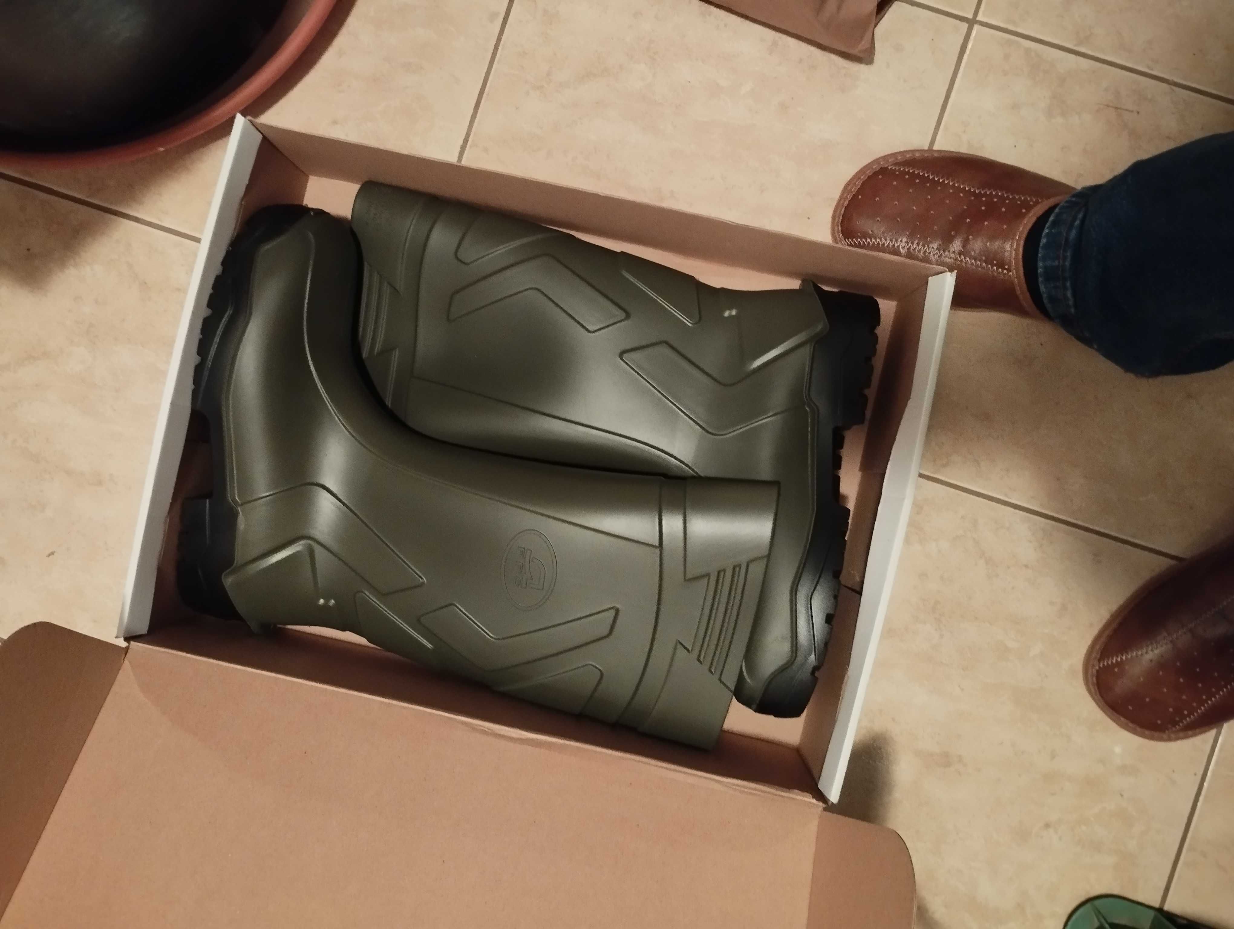 Buty całotworzywowe zawodowe z poliuretanu PPO r.42