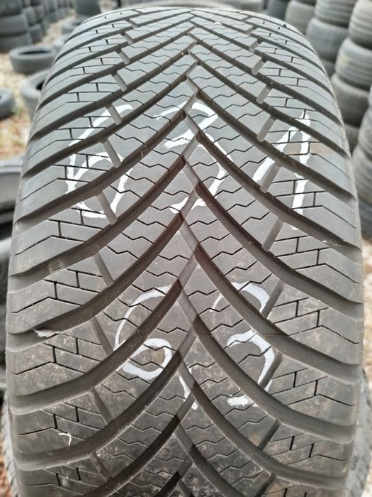 Opona używana 215/45R17 Leao iGreen All Season 1szt.