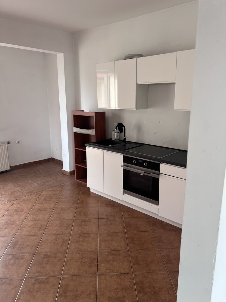 Wynajmę lokal w centrum Sierakowic ul.Słoneczna obecnie krawiectwo