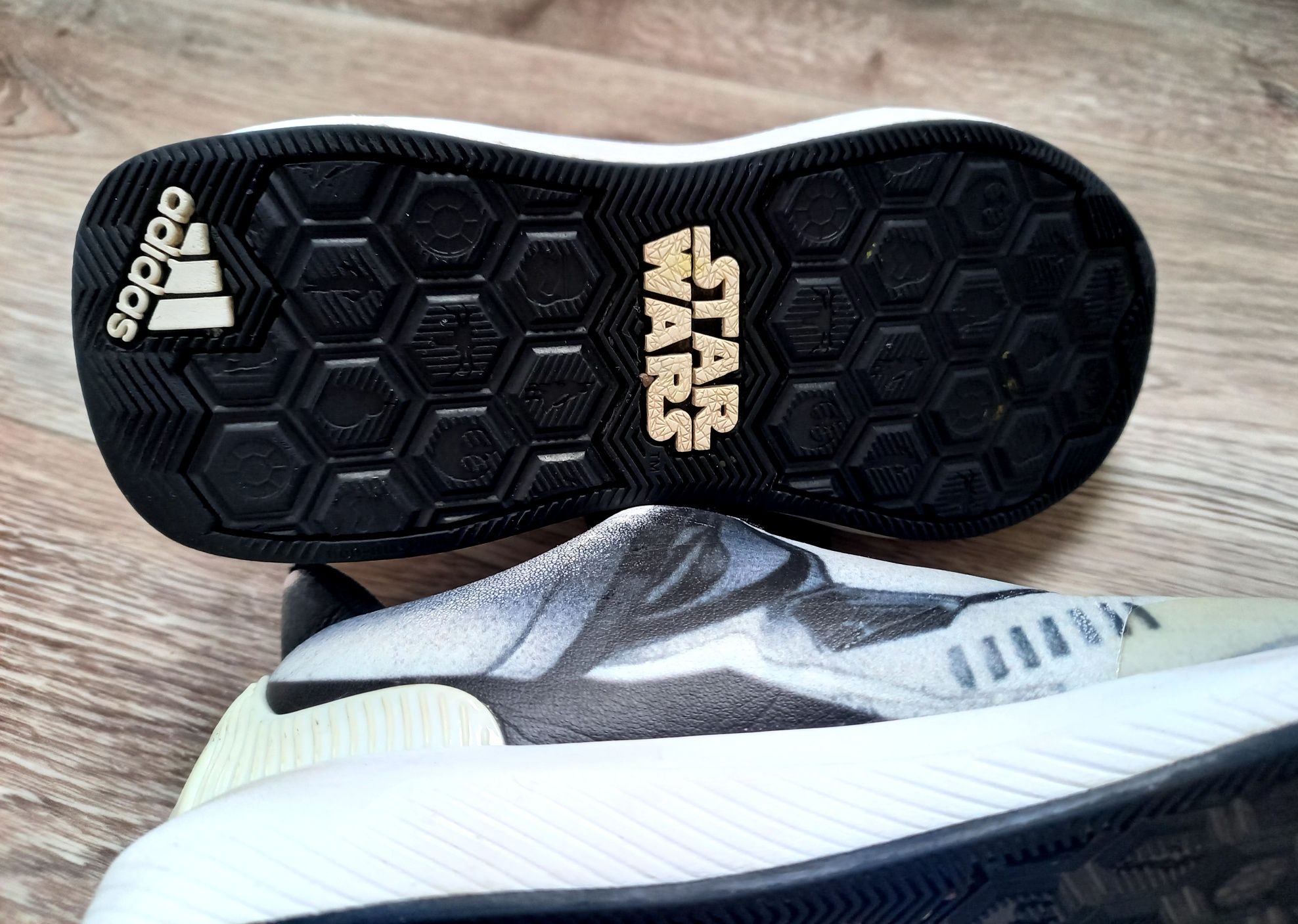 Крутые кроссовки Adidas Star Wars