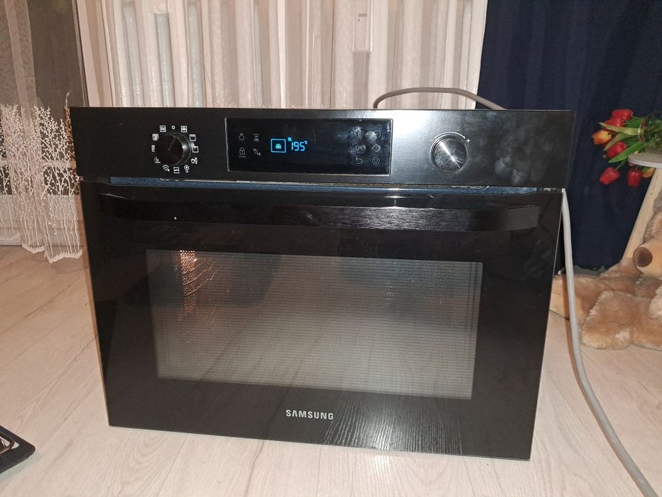 Piekarnik Samsung z funkcją mikrofali  NQ50J3530BB