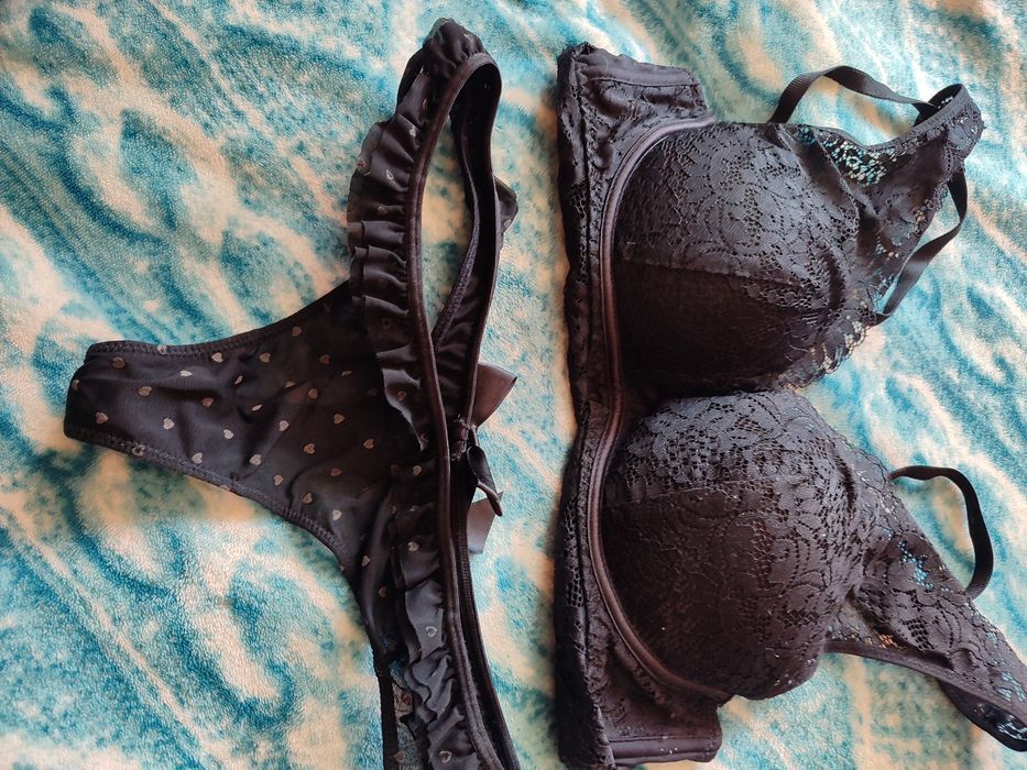 Кружевний бюстгальтер.стрінги