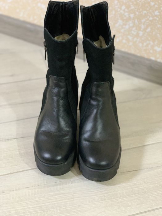 Зимові жіночі чоботи