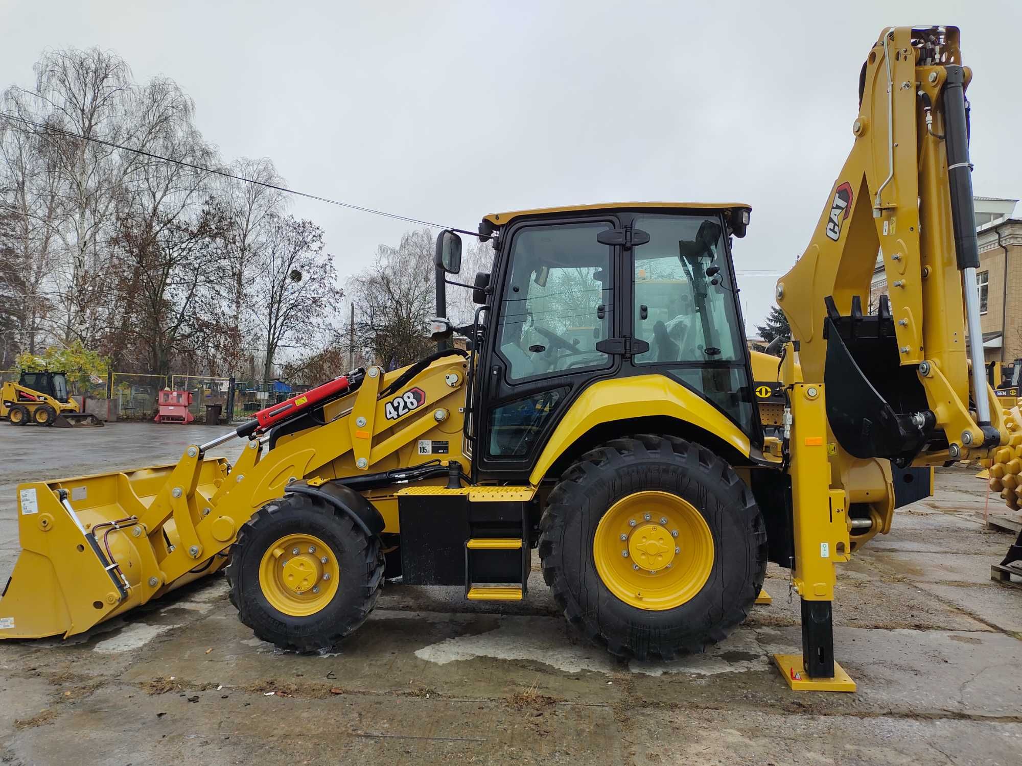 Новий екскаватор-наватажувач CATERPILLAR 428