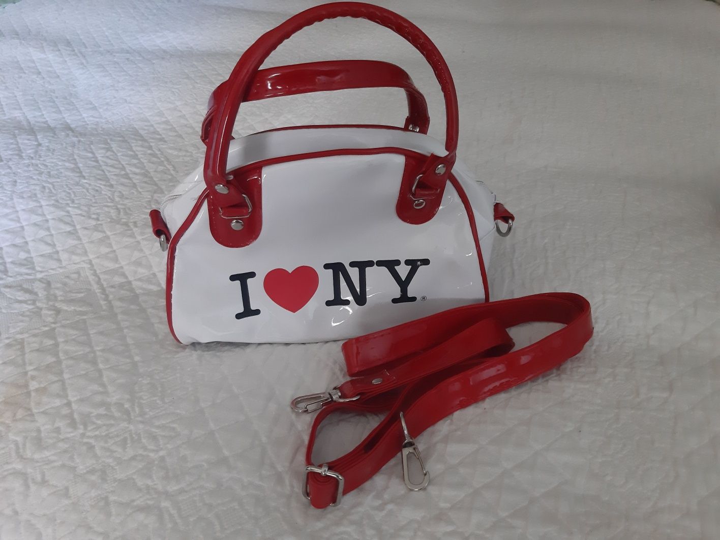 Malas novas "I < 3 NY"