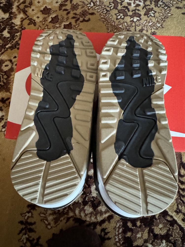 Продам кросівки nike air max 90 gore-tex
