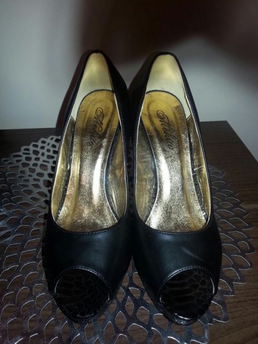 Piękne buty Mohito, rozmiar 39, czarne szpilki NOWE peep toe