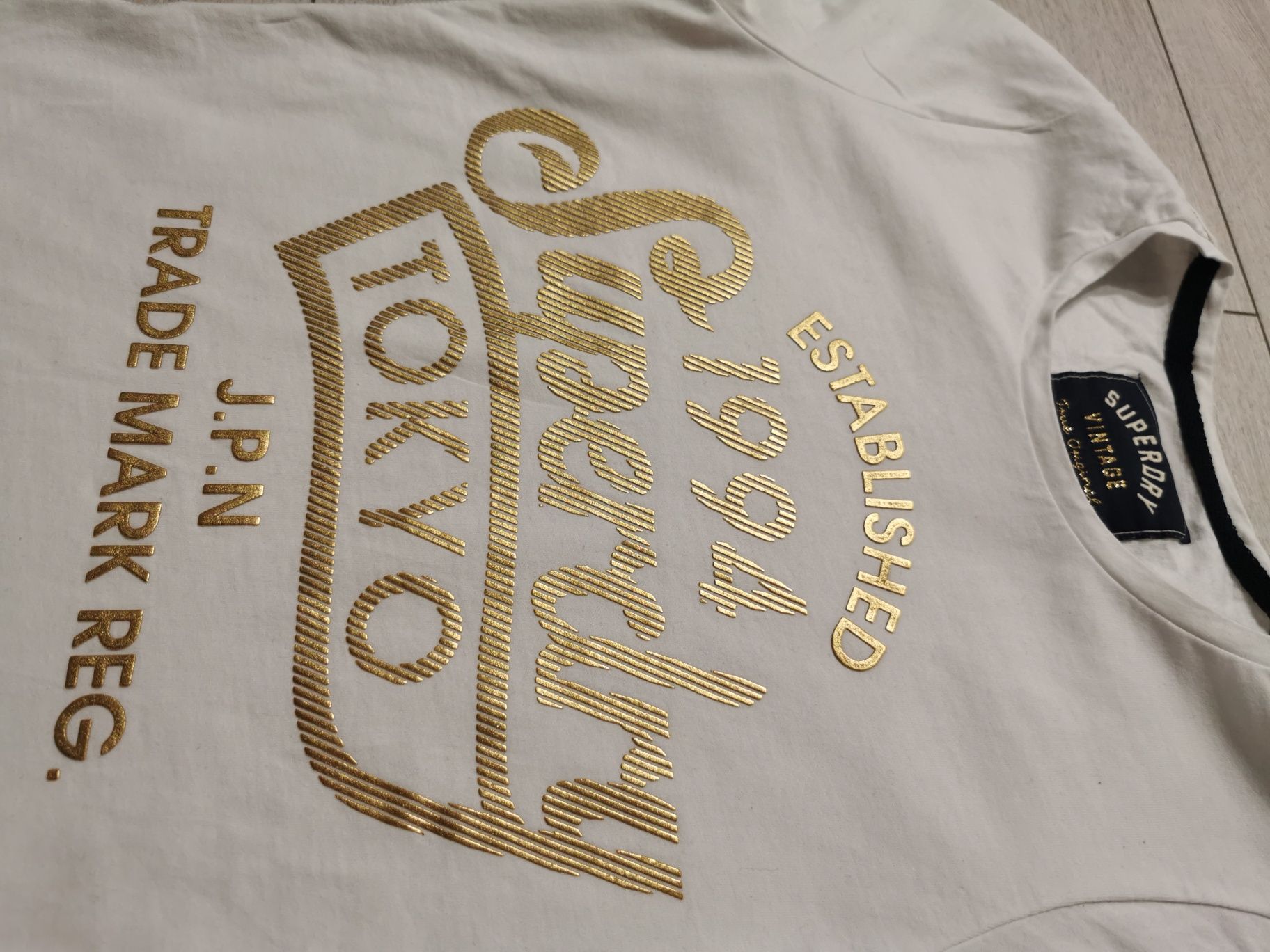 T-shirt damski marki Superdry