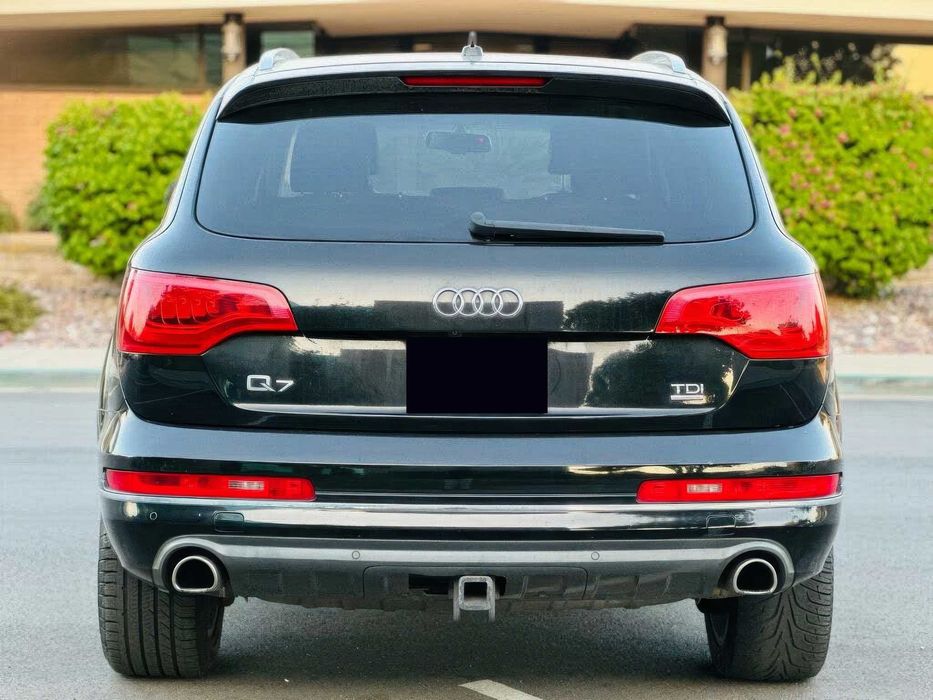 Audi Q7      2014