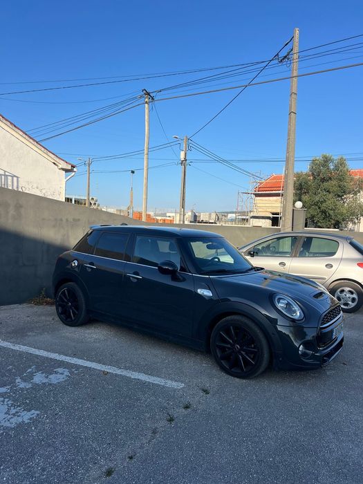 Mini Cooper SD - Potência e Estilo, com Km de Fazer Inveja!