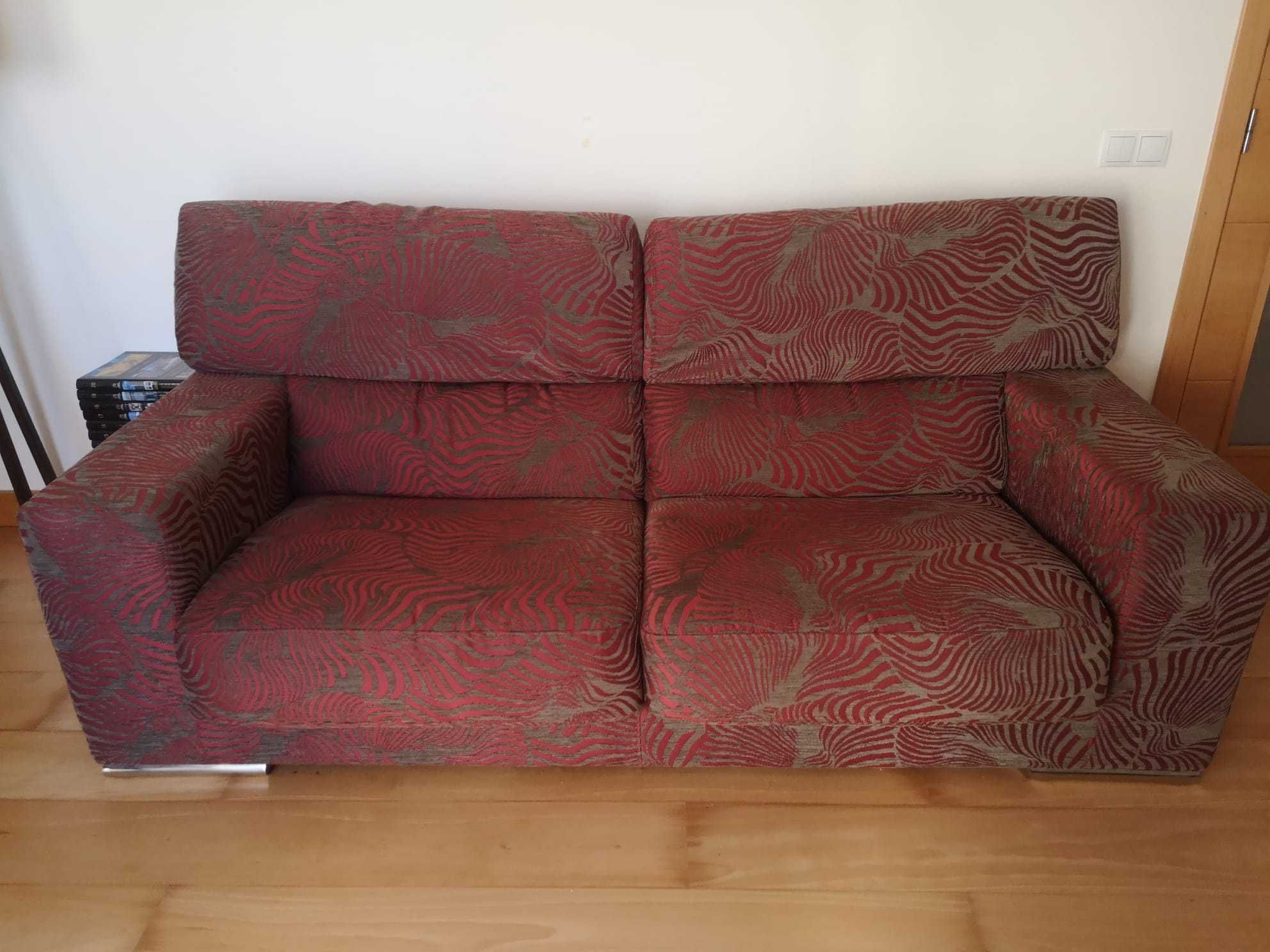 Sofá com chaise longa em bom estado