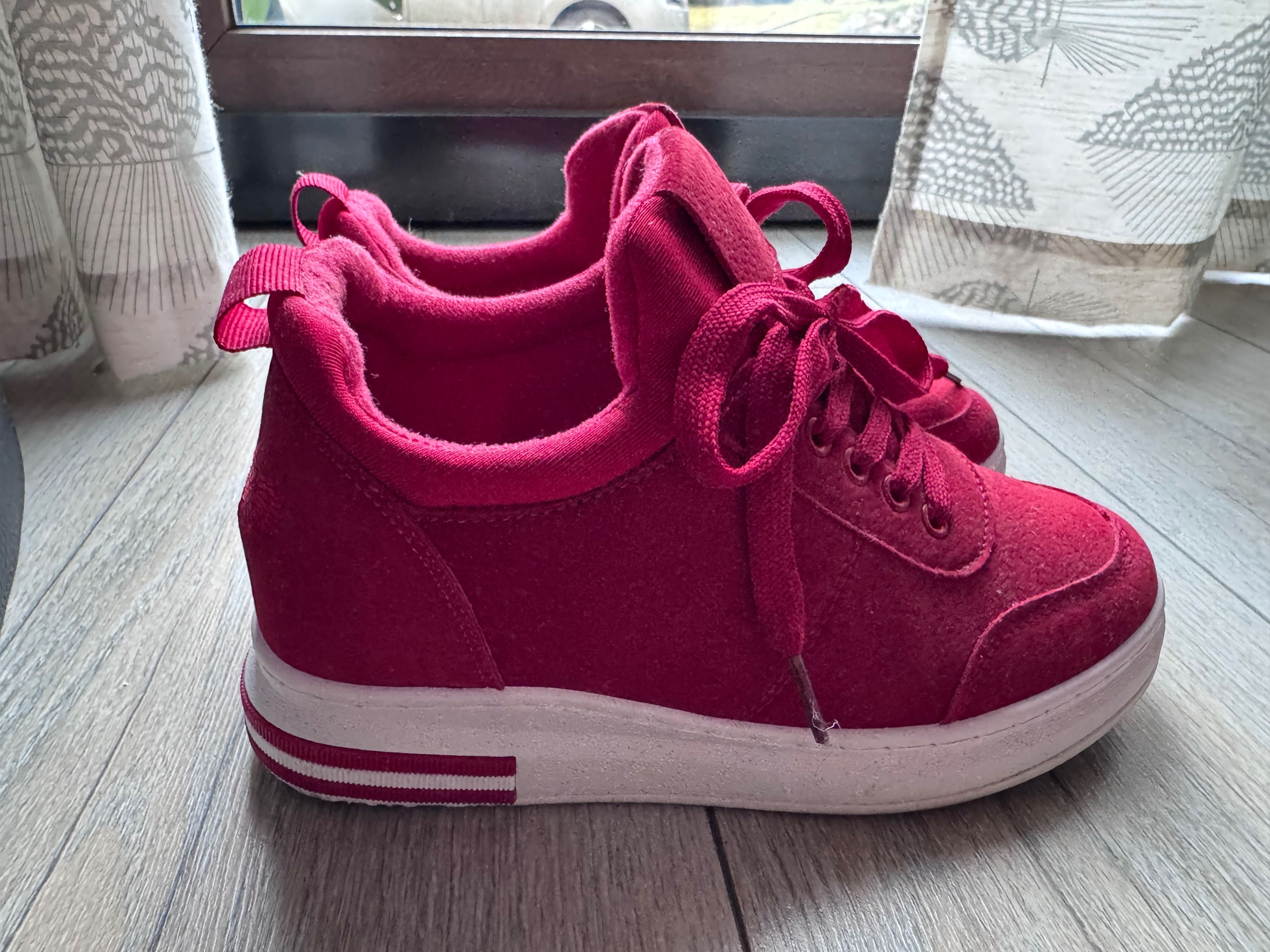 Czerwone damskie buty