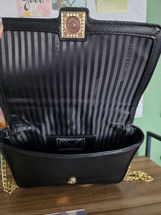 Torebka Victoria's Secret czarna elegancka torebka na łańcuszku
