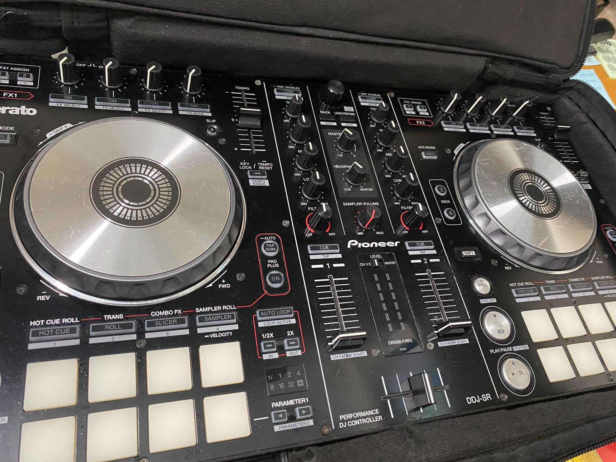 Controladora Pioneer DDJ SR