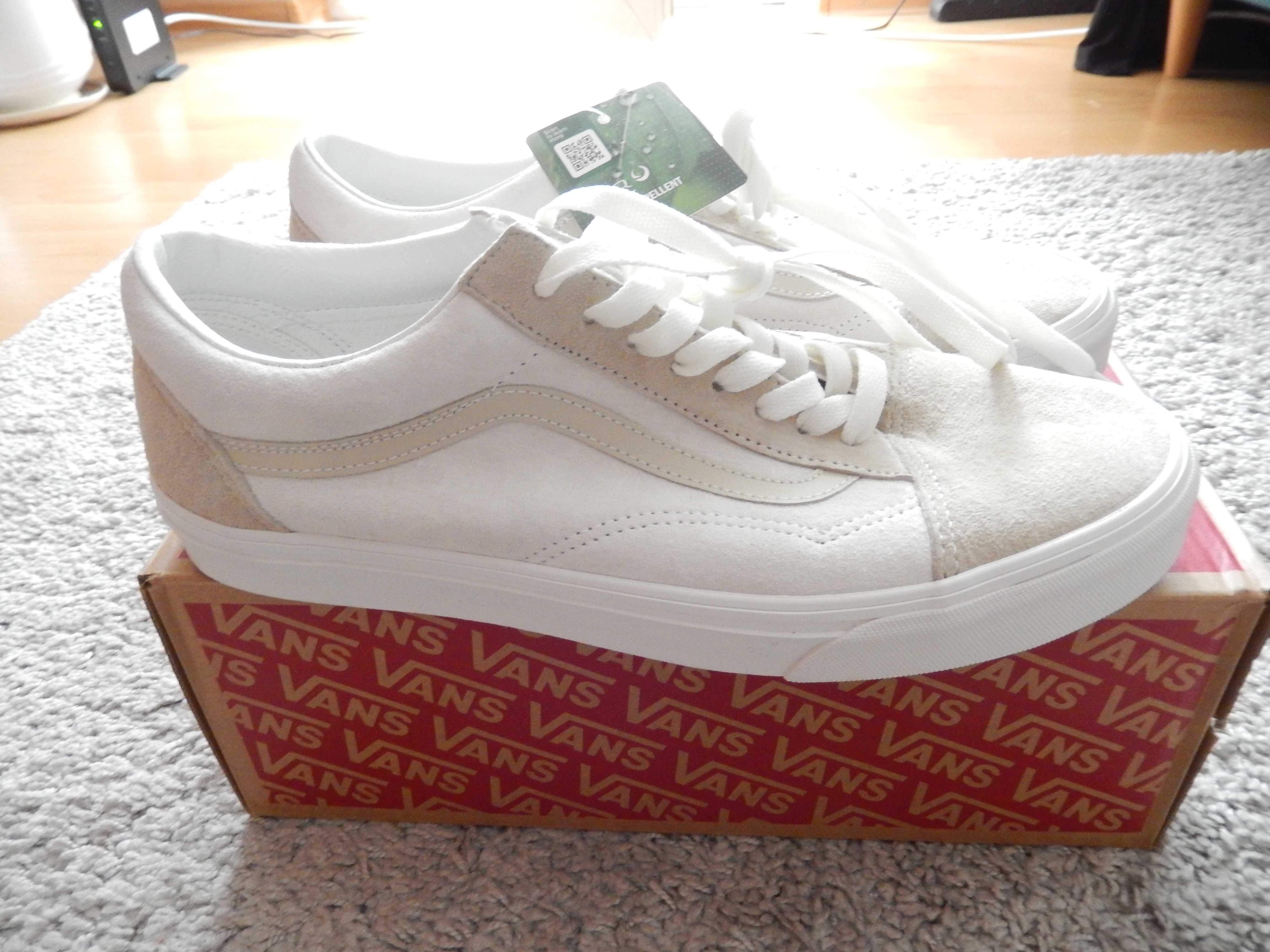 nowe męskie buty Vans Old Skool Pig Suede rozmiar 44,5 (29 cm)