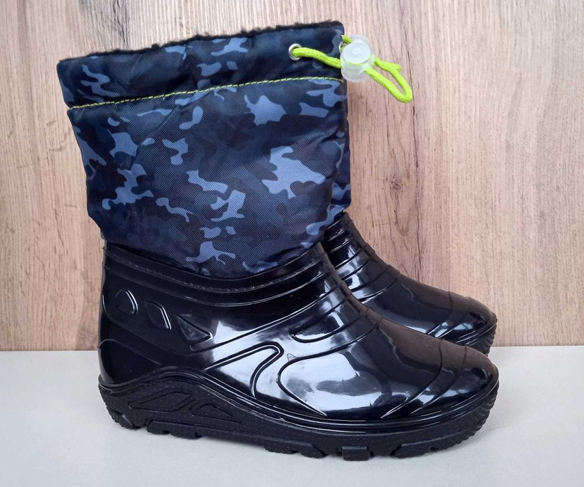 Нові дитячі чобітки, теплі черевики чорні хлопчику, зима демі, р. 31