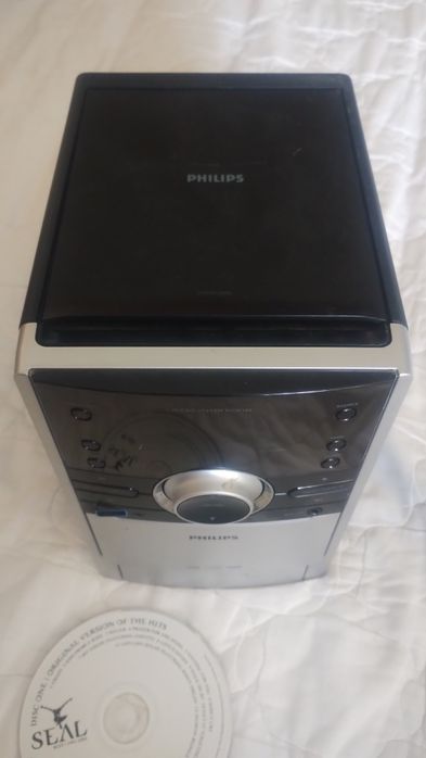 Leitor de: PEN/CD e rádio PHILIPS MCM166/12