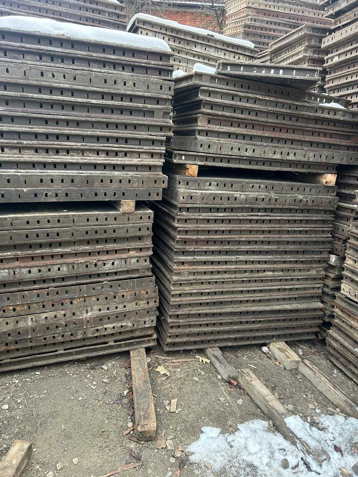 Szalunki, blaty szalunkowe AKROW, fundamentowe