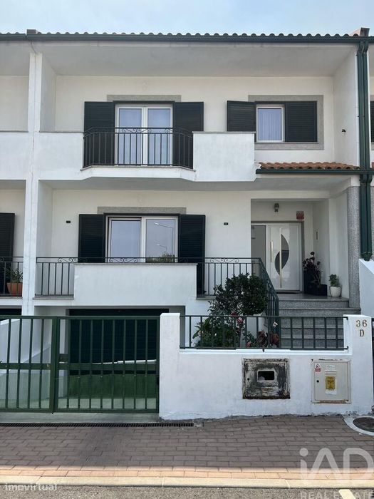 Casa de Cidade T4 em Viseu de 201,00 m2