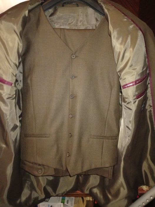 Чоловічий костюм