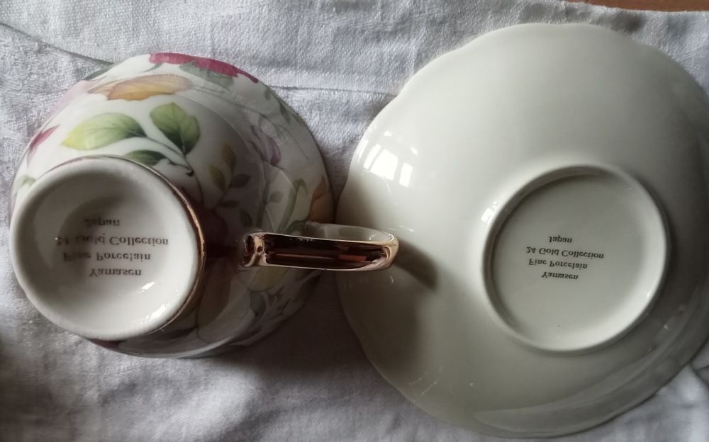 Japońska stara porcelana filiżanka ze spodkiem