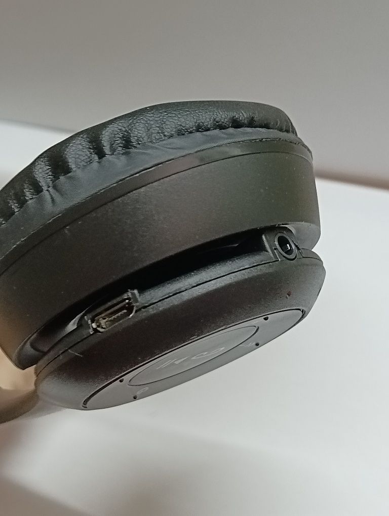 Навушники з вушками P47m | Wireless headphones P47m