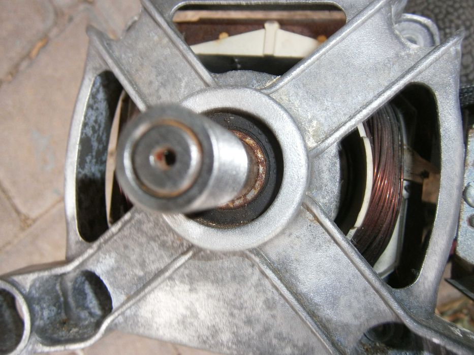 Двигатель мотор к стиральной машине- автомат.