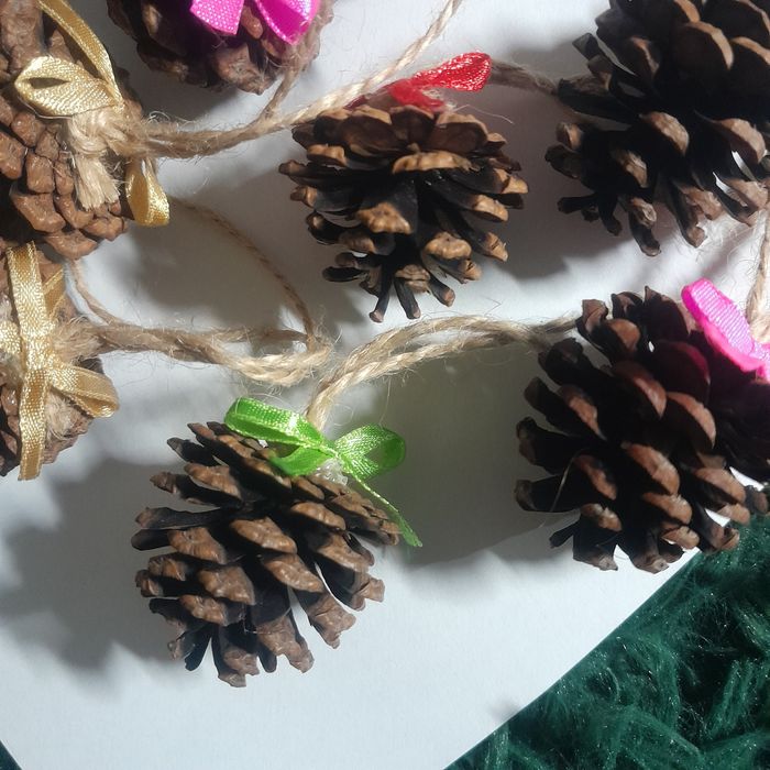 Choinka 45cm z szyszkami