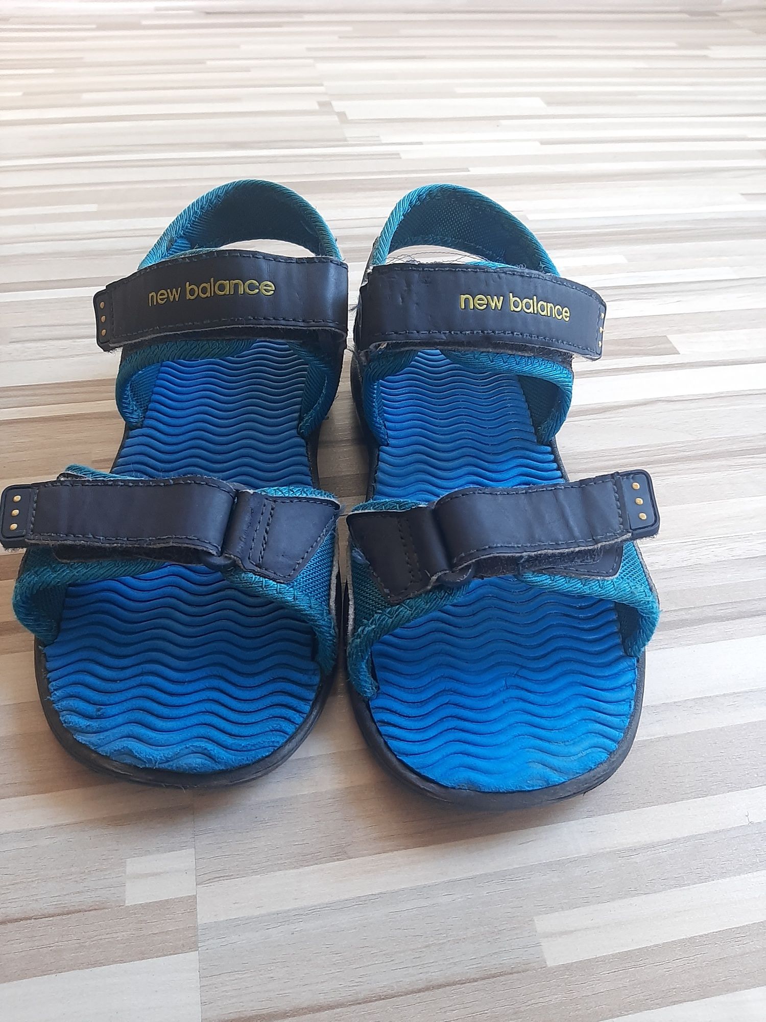 Sandały new balance r. 36/23 cm