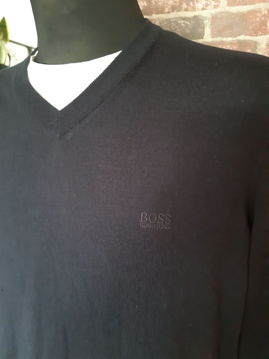 Męski wiosenny sweterek w serek Hugo Boss XXL