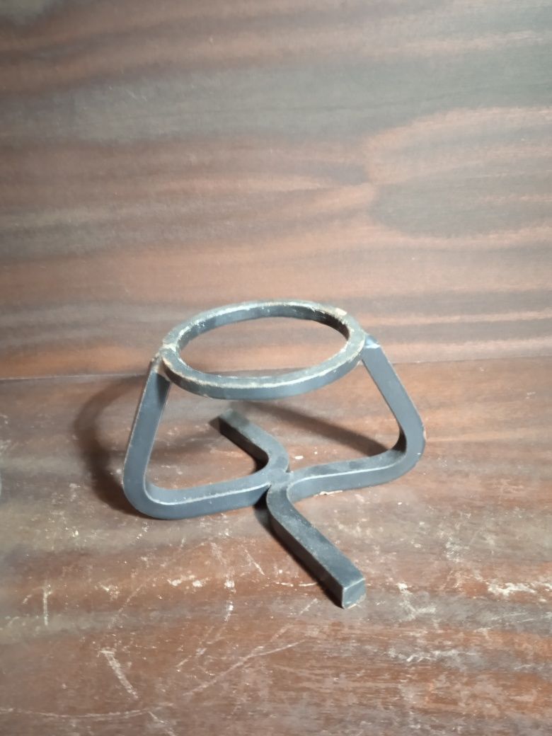 Castiçal antigo em metal