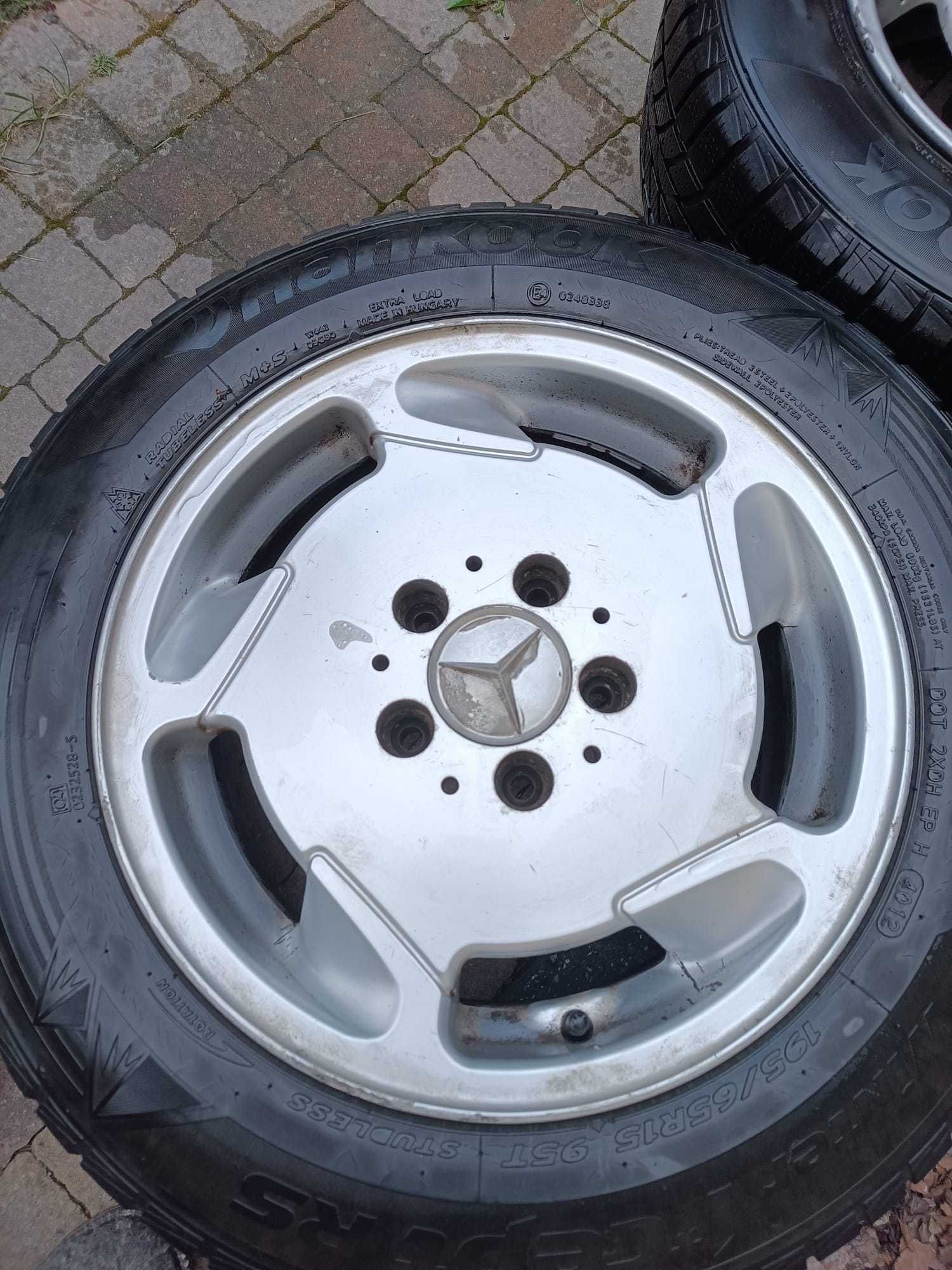 Oryginalne felgi +opony Hankook zimowe do Mercedesa "15"