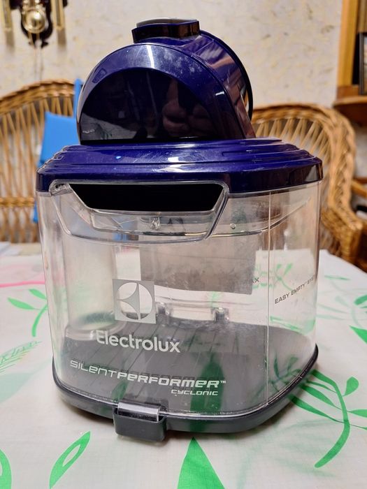 Контейнер для пилу в зборі для пилососа Electrolux