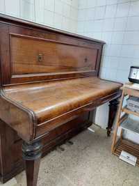 Piano Vertical antigo Moore & Moore (London)